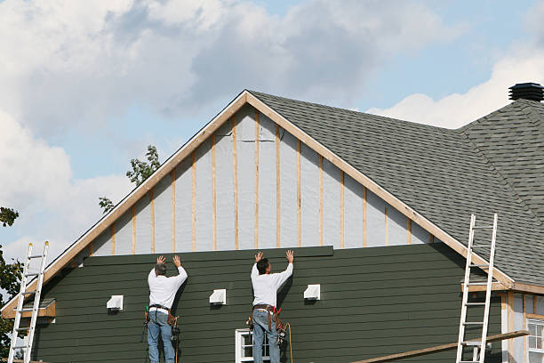 Professional Siding Installation technician working in Western Springs, IL